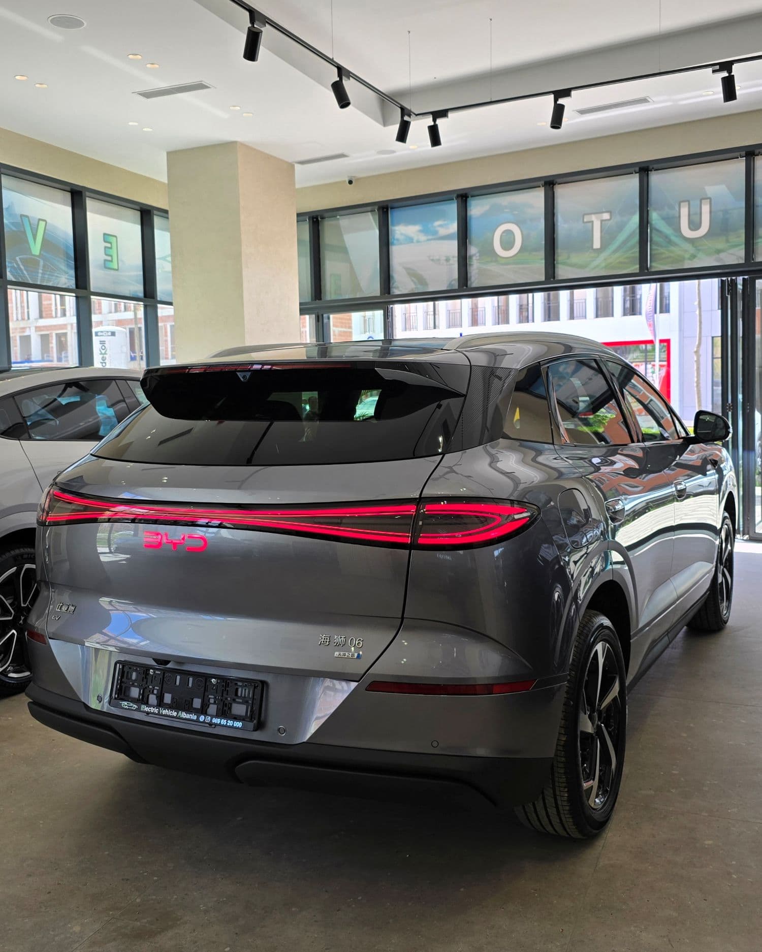 BYD Sealion 06 thumbnail 3