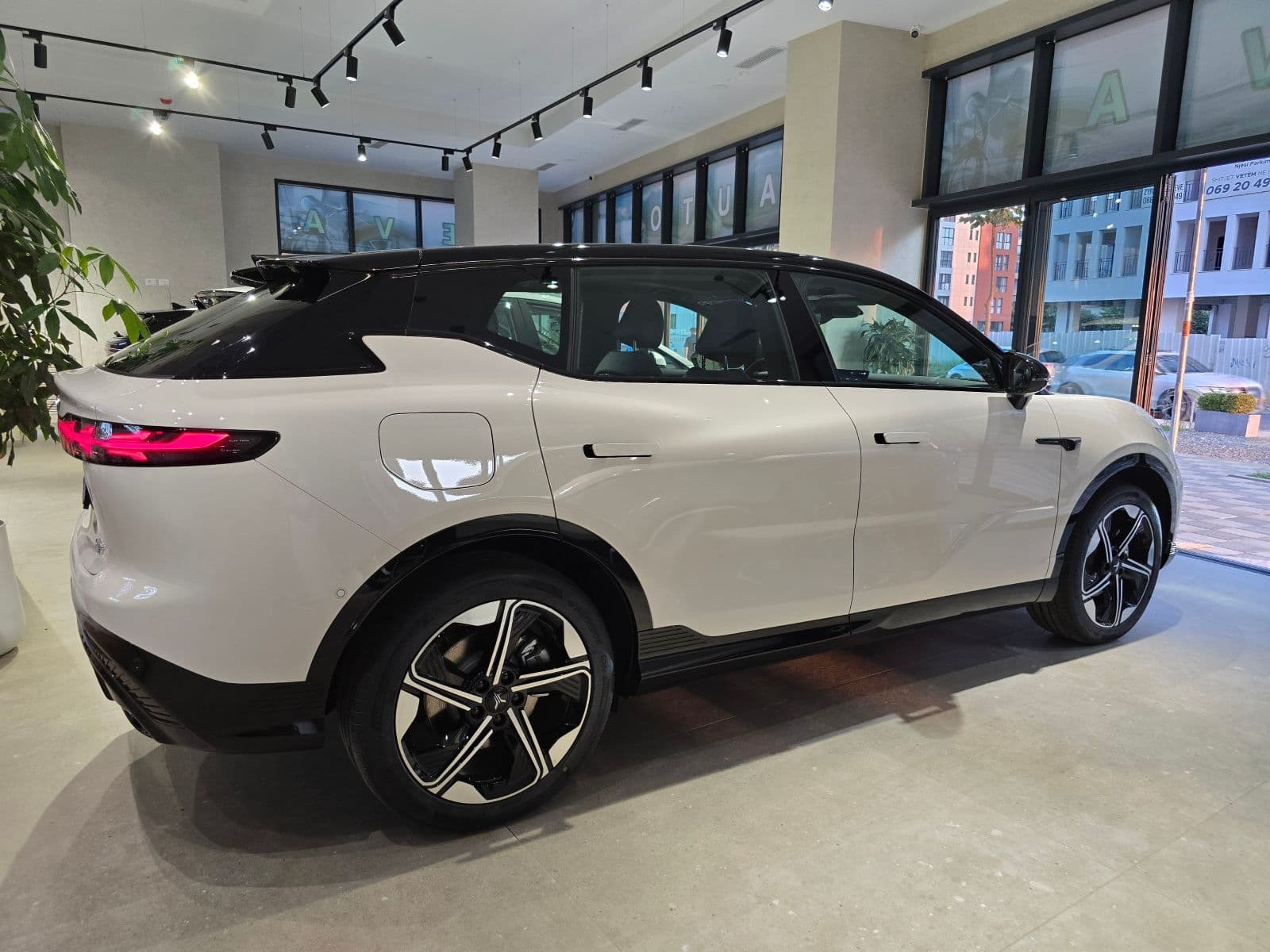 Dongfeng Voyah Courage thumbnail 2