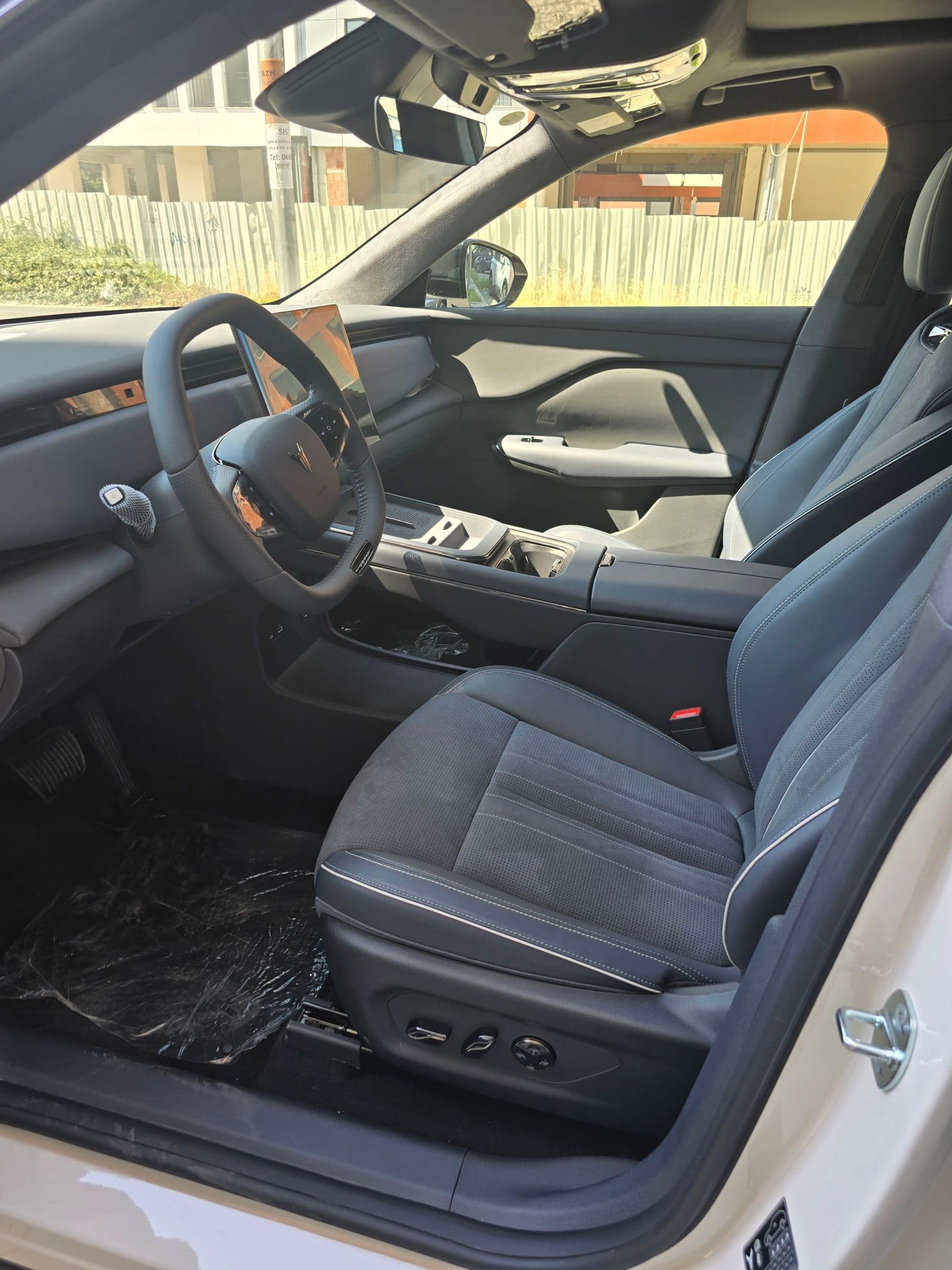 Dongfeng Voyah Courage thumbnail 3